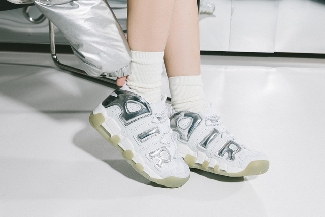 nike-air-more-uptempo-white-gum