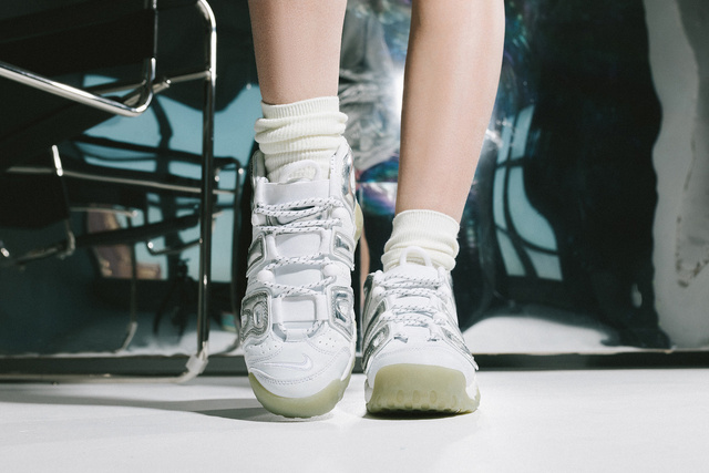 nike-air-more-uptempo-white-gum